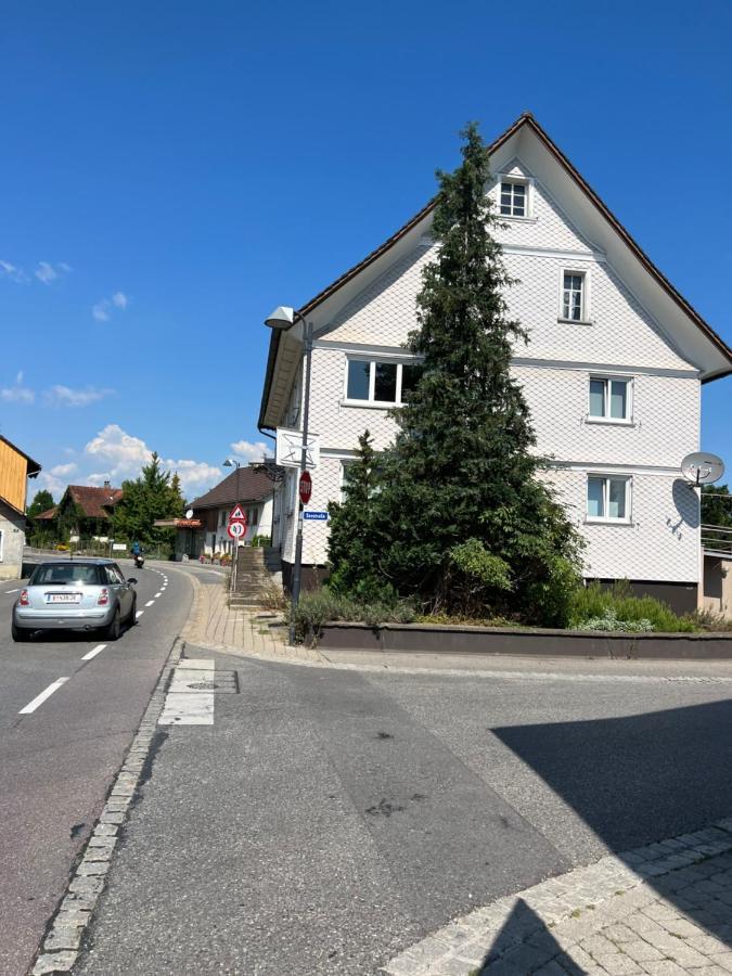 Orkhan Latifov Höchst Exteriör bild