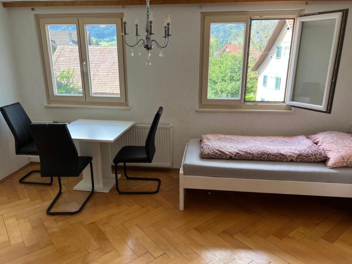 Orkhan Latifov Höchst Exteriör bild